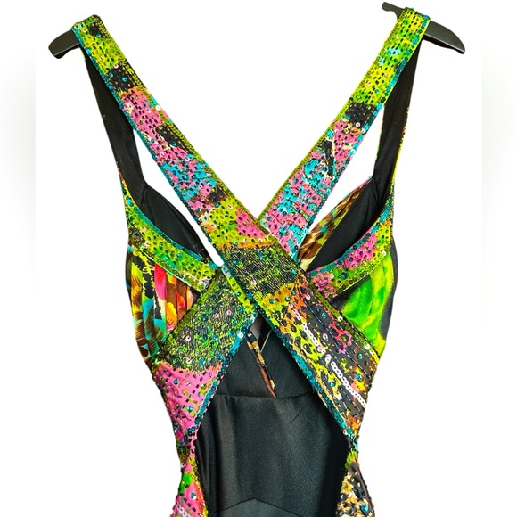 Hailey Logan by Adrianna Papell Satiny
Sequin and Beaded Party Dress Size 11/12 - Picture 6 of 10